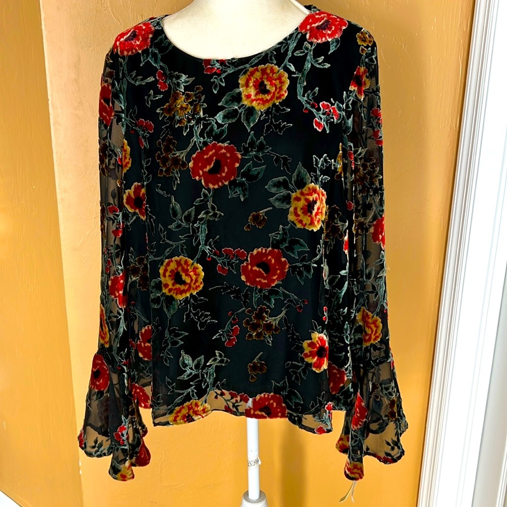 June and Hudson - Black-shear top with velvet floral design.  Size extra large.